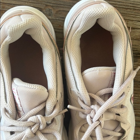 Nike  Sneakers size 8.5 - Picture 7 of 9